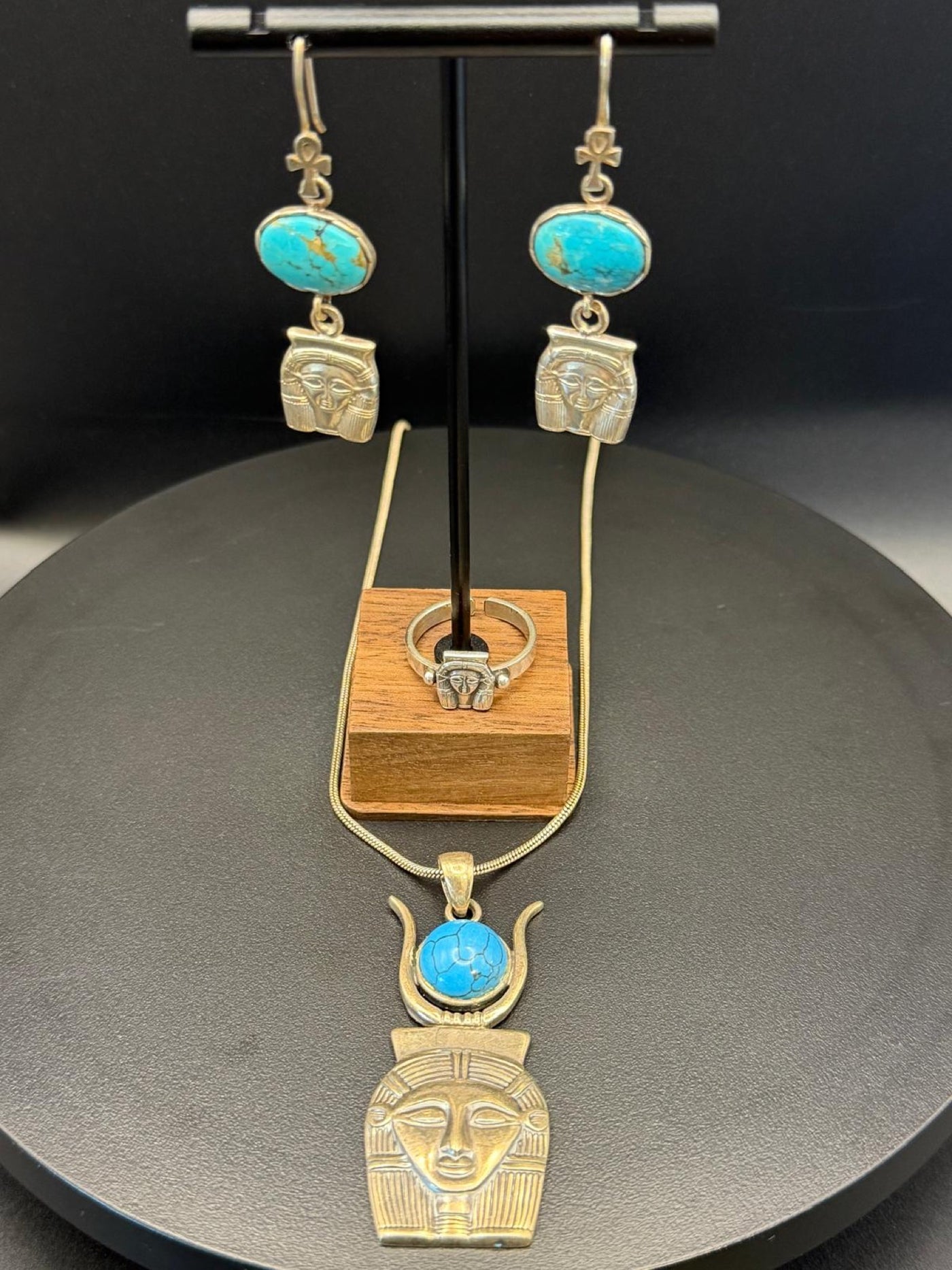 Hathor Jewellery Set in Silver and Turquoise