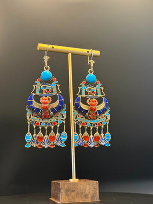 Tutankhamun silver earrings detail